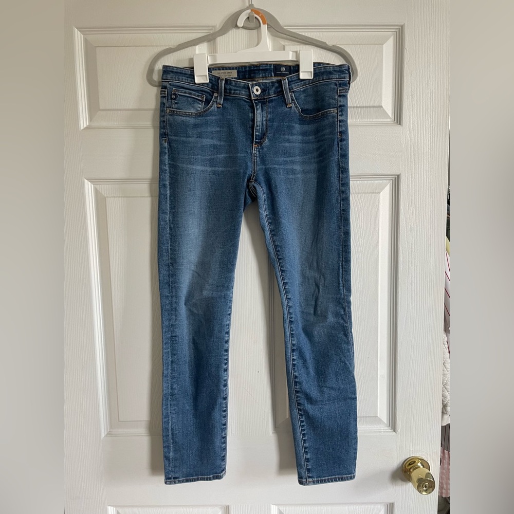 AG Stevie Slim Straight Ankle Jeans! Size 28. Mid-Low rise. Cute classic style!
